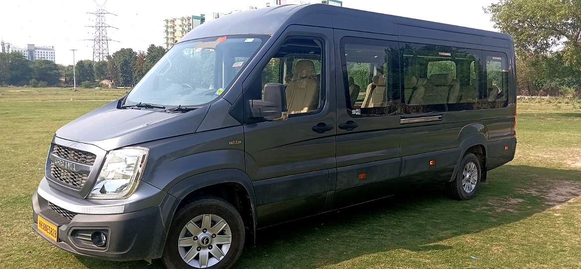 9 Seater Force Urbania Van On Rent 9 Seater Luxury Minivan Hire In Delhi